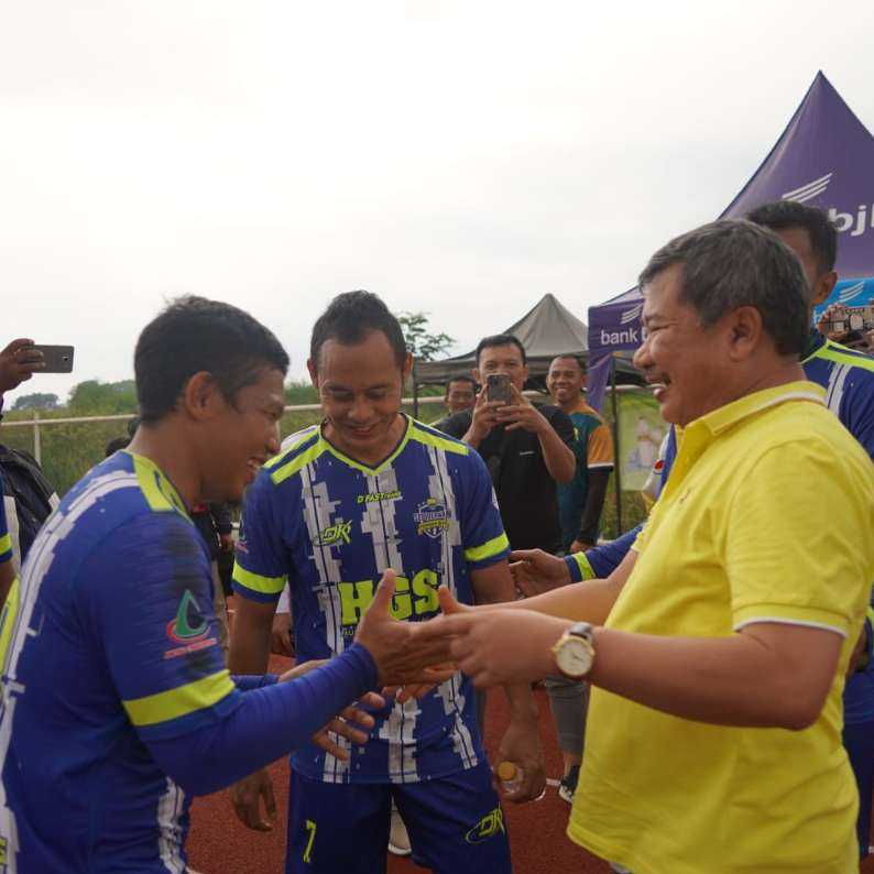 IMGDonec metus orci, malesuada et lectus vitae